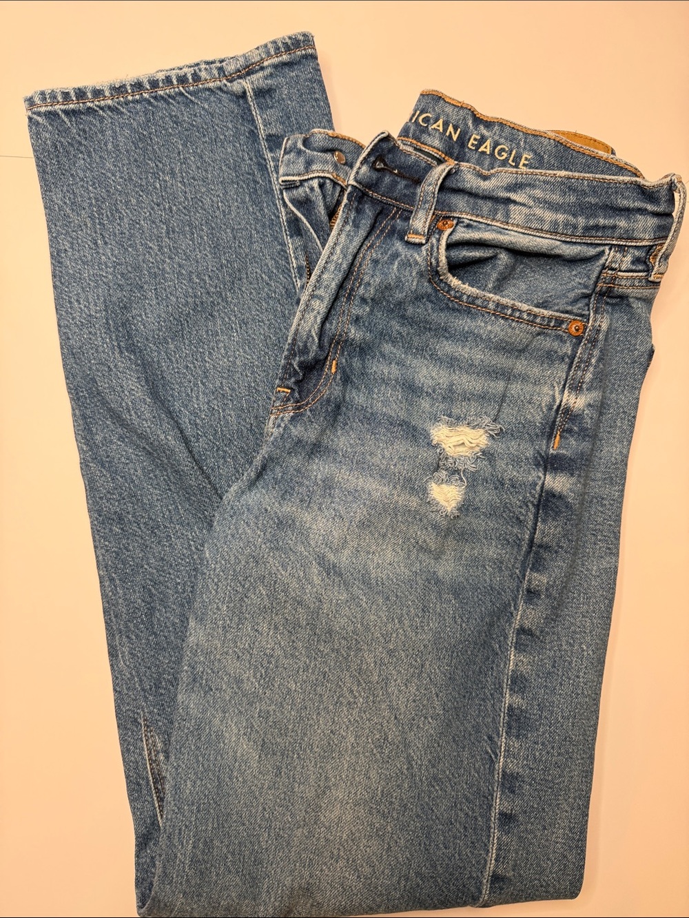 American Eagle Distressed Super High Eise Baggy Straight Jeans